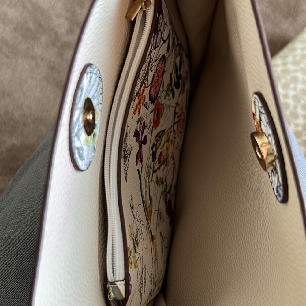 Purse - Picture 5 of 6